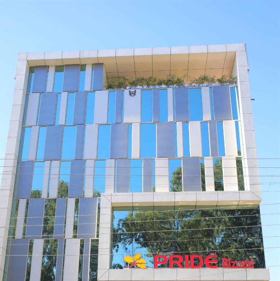 Pride Biznotel Haldwāni 外观 照片